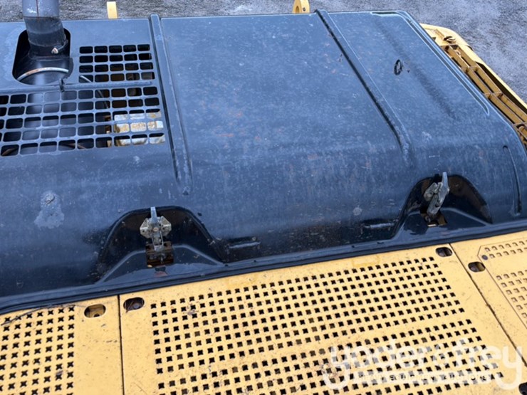 2005-caterpillar-330-image-31