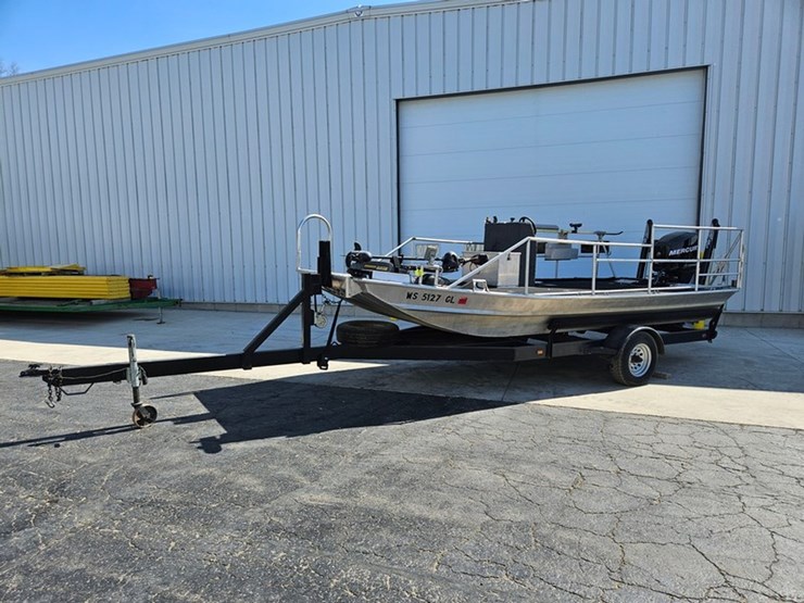 #22-•-clark-19'-flat-bottom-fishing-boat-image-1