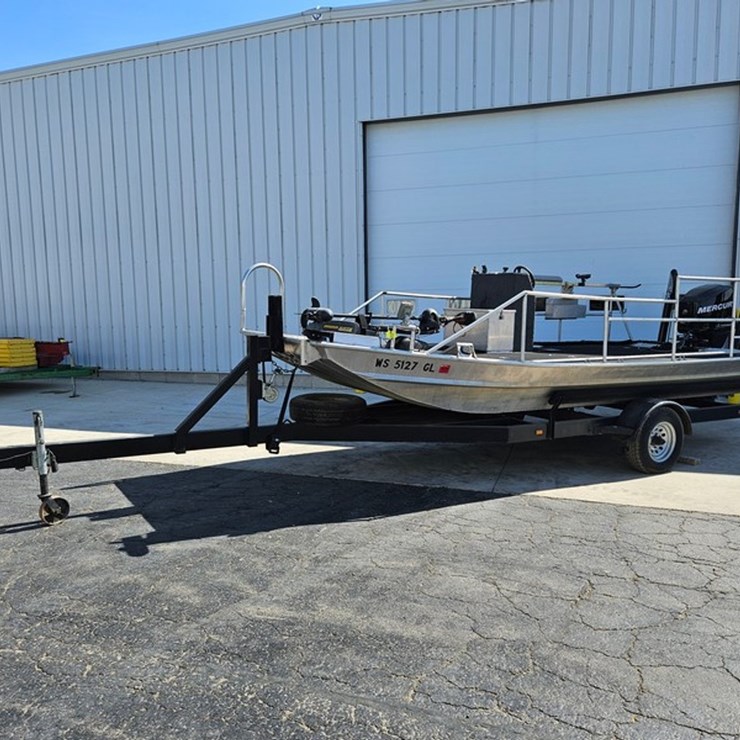 #22 • Clark 19' Flat Bottom Fishing Boat
