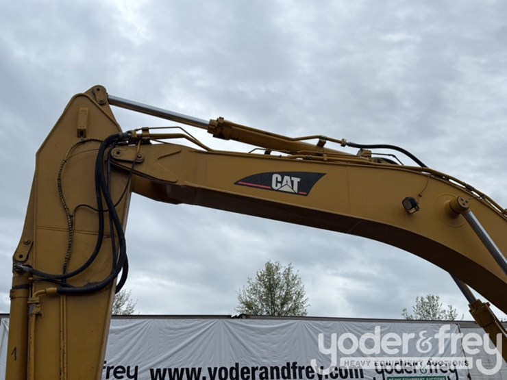 2005-caterpillar-330-image-17