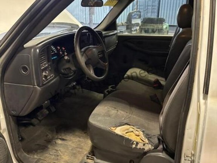 2006-chevrolet-silverado-3500-image-23