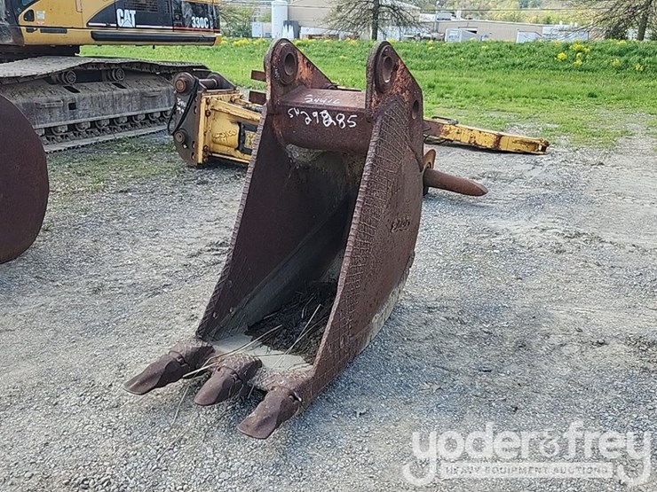 esco-24"-bucket,-3-1/2"-pin-image-1