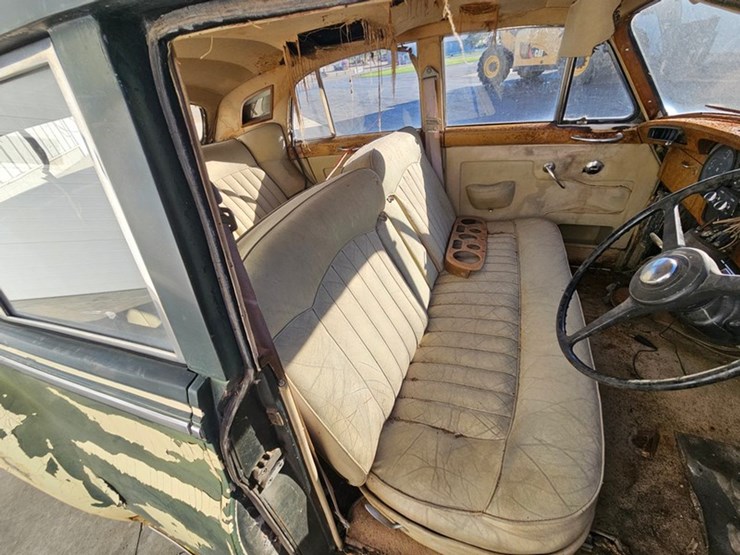 #35-•-rolls-royce-silver-cloud-sedan-image-37