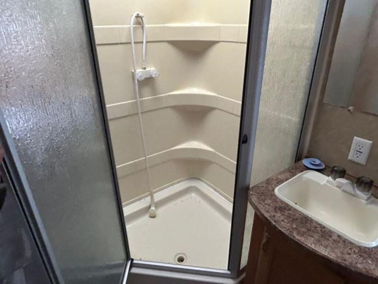 2010-gulf-stream-innsbruck-supreme-lodge-40tbs-t/a-image-77