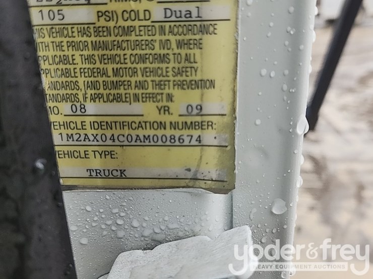 2010-mack-gu713-image-34