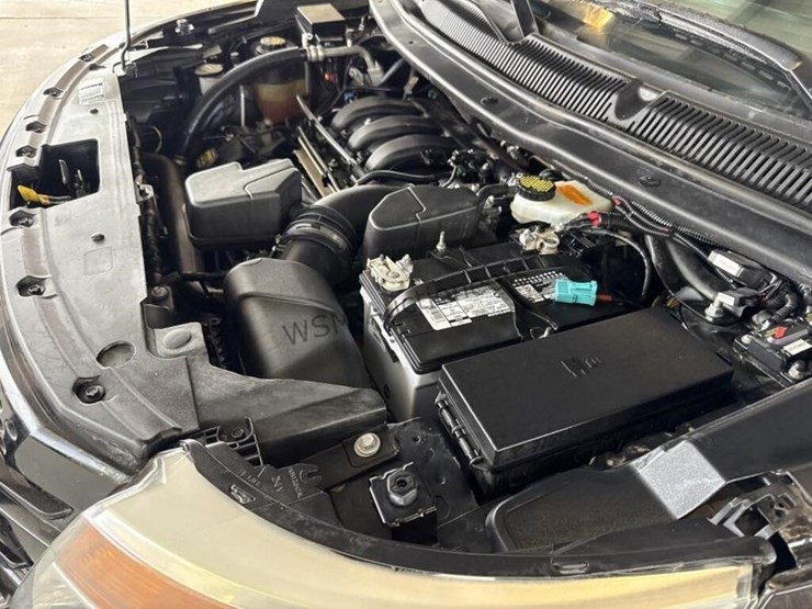 2013-ford-explorer-image-16
