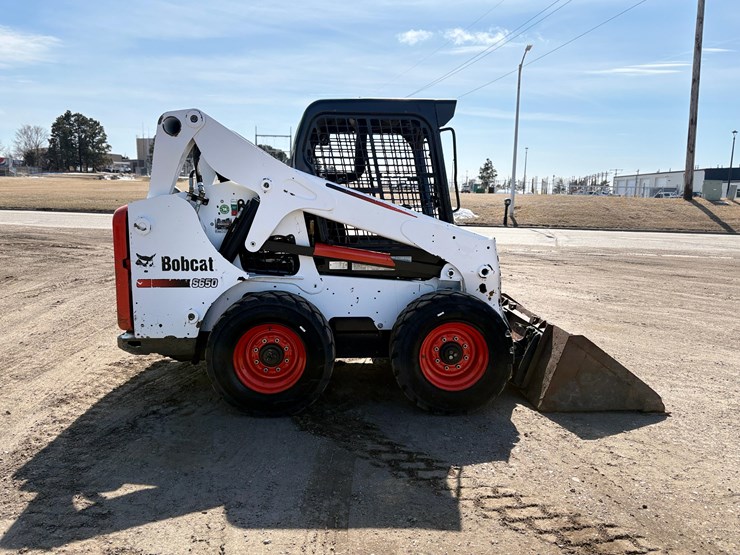 2015-bobcat-s650-image-3