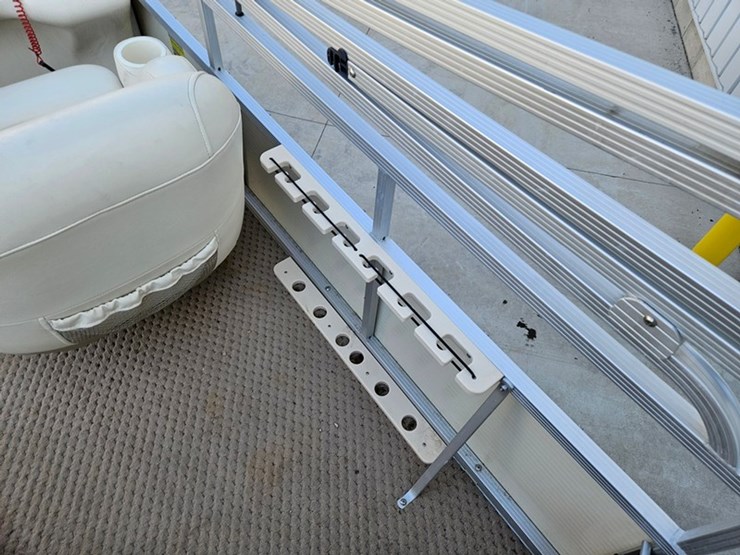 #21-•-bennington-2075rl-20'-pontoon-boat-image-27