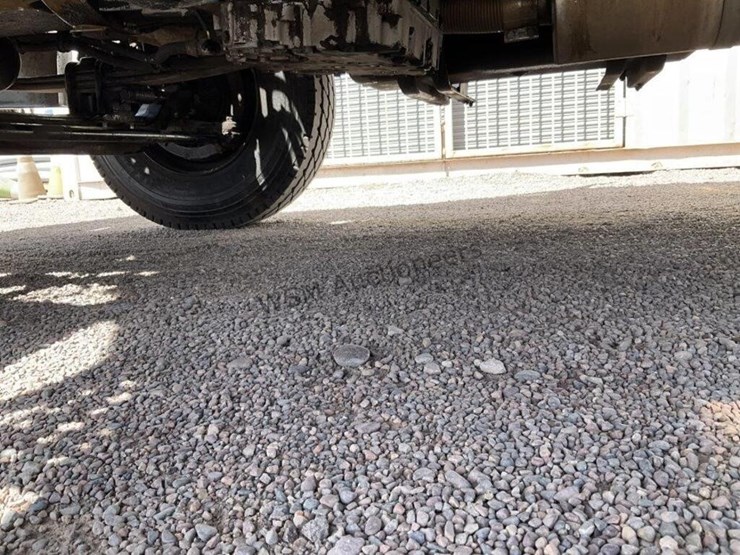 2002-freightliner-fl70-image-24