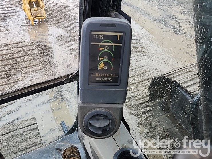 2011-caterpillar-328d-image-41