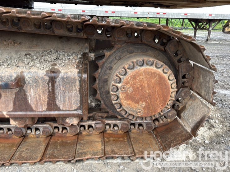 2005-caterpillar-330-image-24