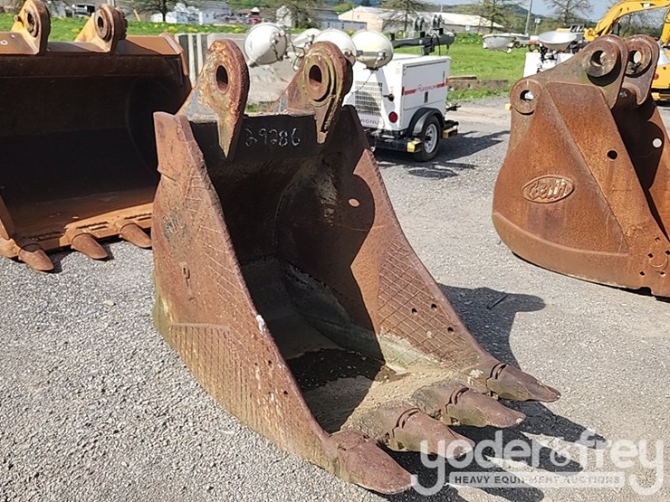 pemberton-30"-bucket-to-suit-komatsu-pc30,-3-1/2"-pin-image-2