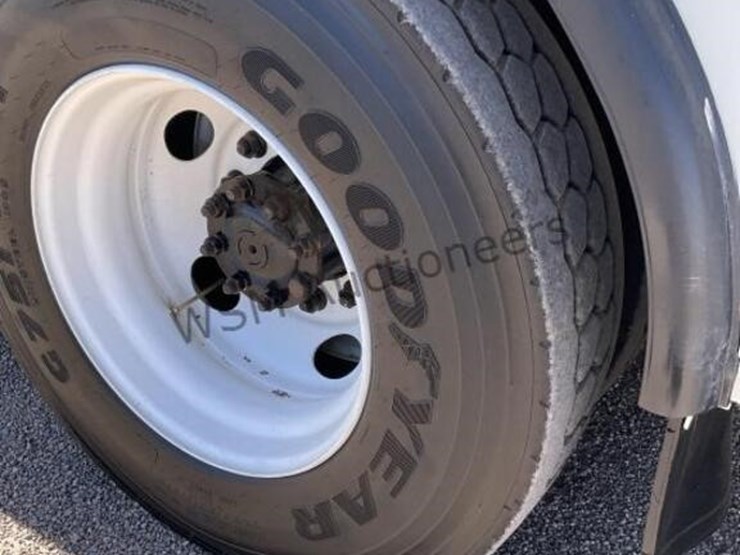 2009-international-workstar-7600-image-8