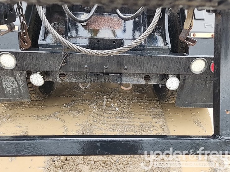 2010-mack-gu713-image-18