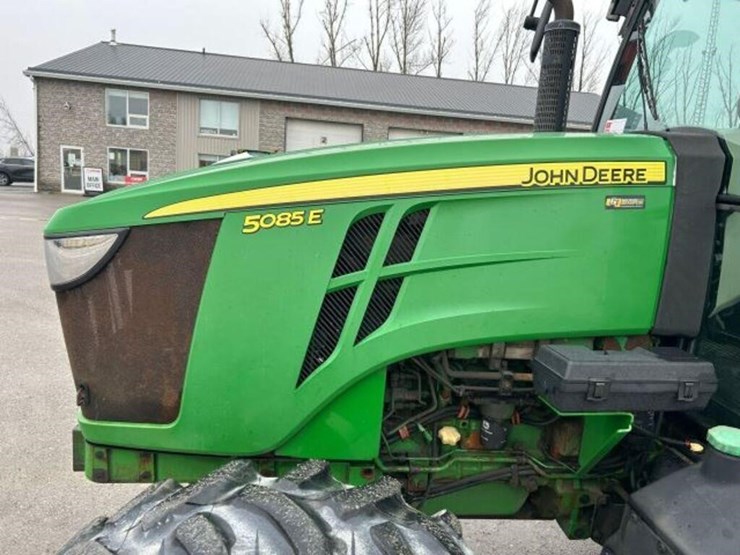 2016-john-deere-5085e-image-38