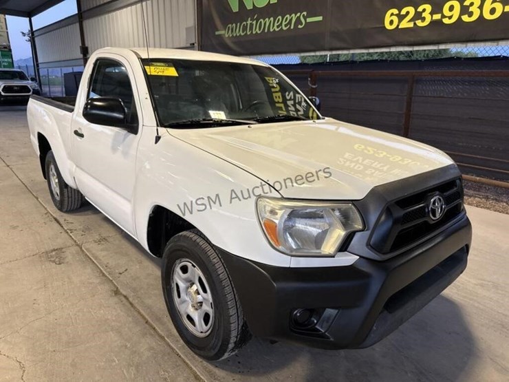 2012-toyota-tacoma-image-2