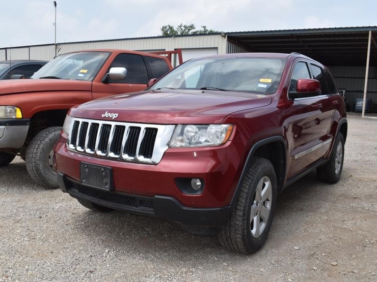 2012-jeep-grand-cherokee-image-1