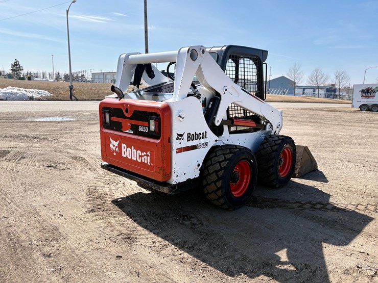 2015-bobcat-s650-image-4