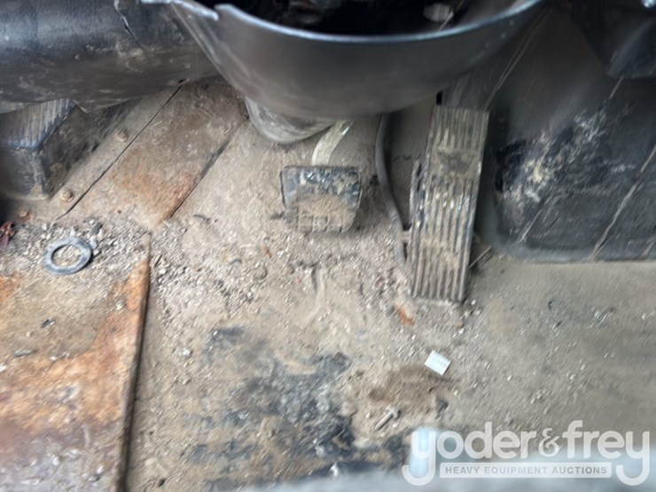 2015-western-star-4700sb-image-35