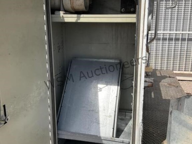 2002-freightliner-fl70-image-8