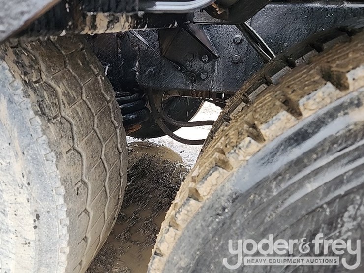 2010-mack-gu713-image-15