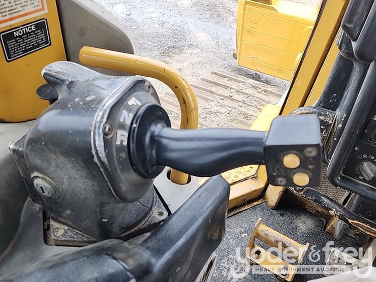 2004-caterpillar-d6n-lgp-image-26