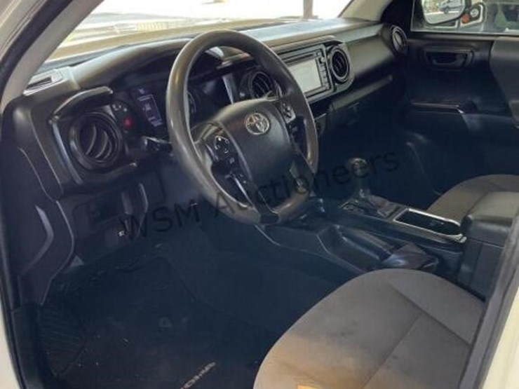 2018-toyota-tacoma-image-23