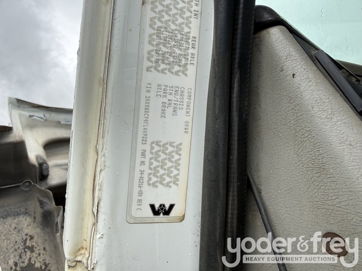 2015-western-star-4700sb-image-37