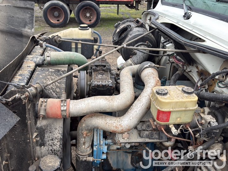 international-4700-image-16