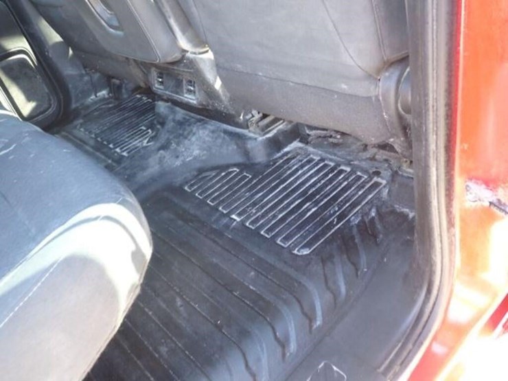 2022-chevrolet-2500hd-image-51