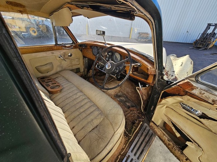 #35-•-rolls-royce-silver-cloud-sedan-image-38