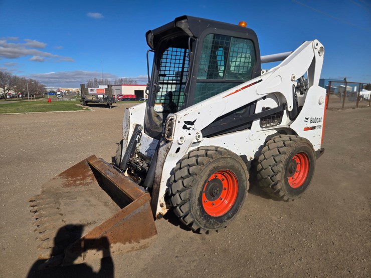 2013-bobcat-s750-image-1