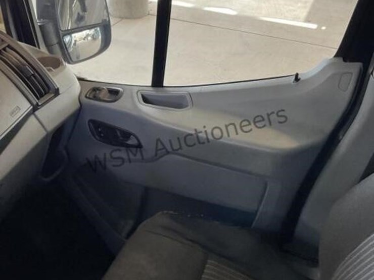 2019-ford-transit-image-22