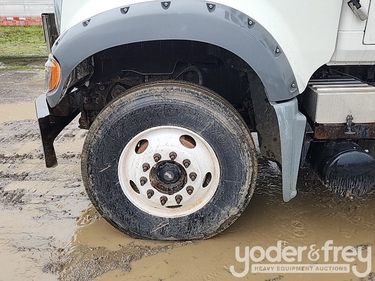 2010-mack-gu713-image-12