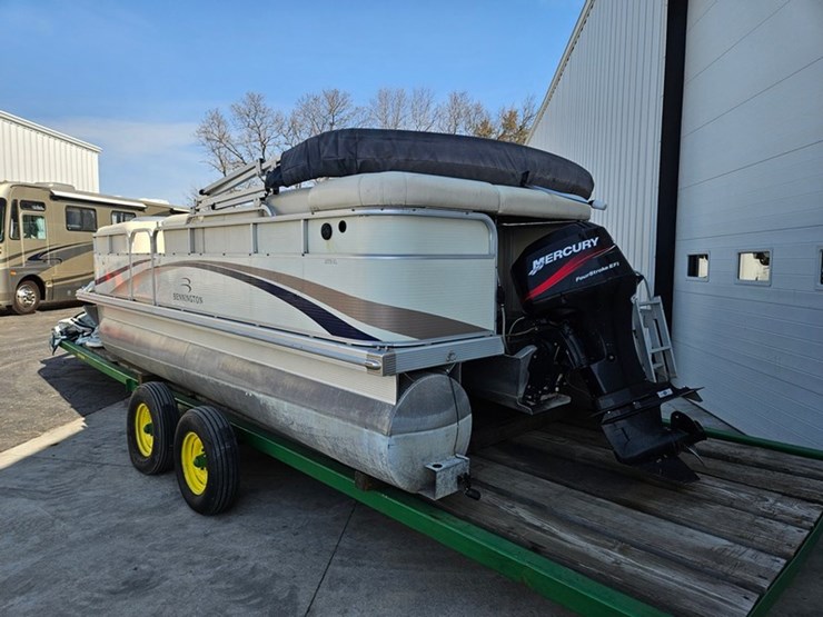 #21-•-bennington-2075rl-20'-pontoon-boat-image-3