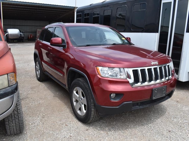 2012-jeep-grand-cherokee-image-2