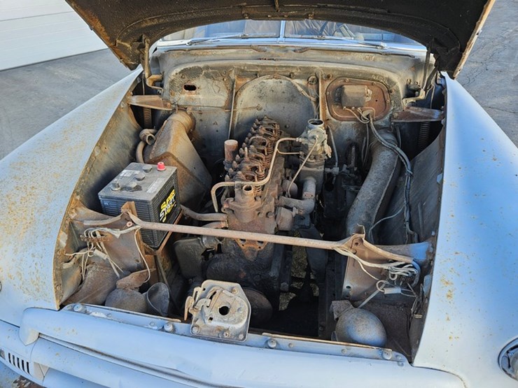 #33-•-1952-chevrolet-styleline-deluxe-sedan-image-11