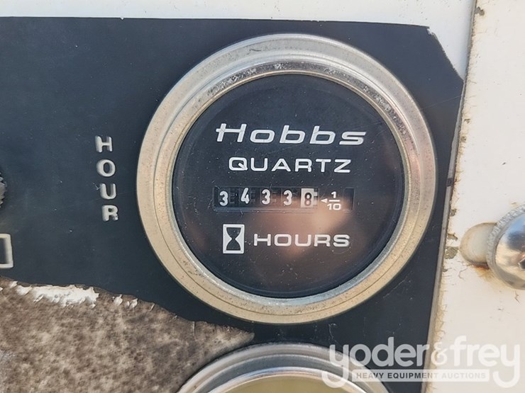 vanair-air-compressor,-hydraulic-driven,-truck-mounted-image-7