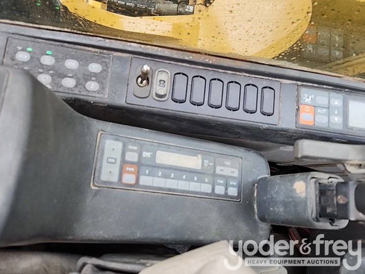 2011-caterpillar-328d-image-39