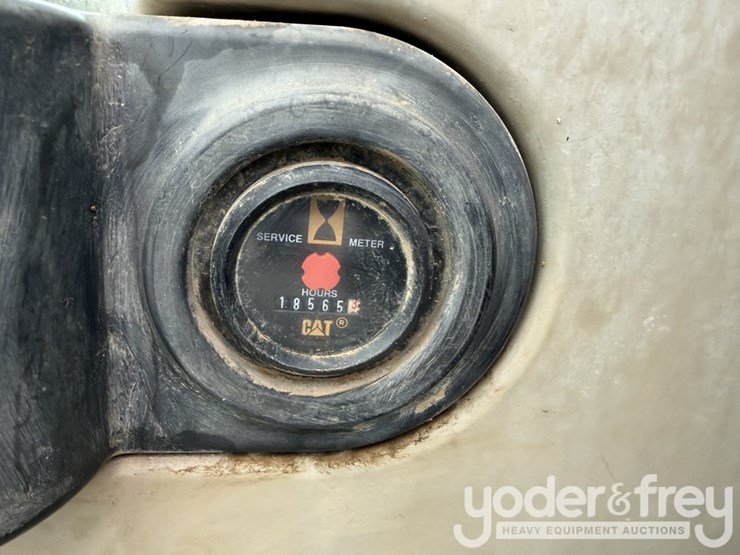 2005-caterpillar-330-image-41