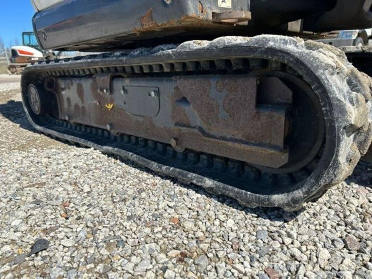 2020-bobcat-e20-image-35