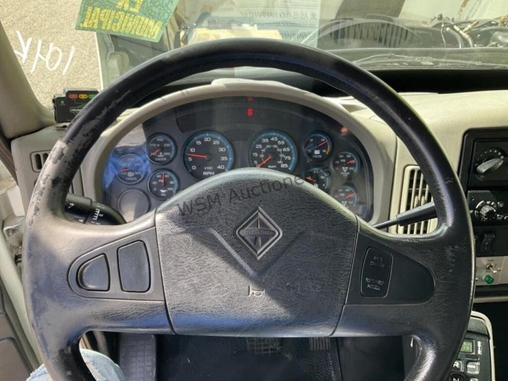 2008-international-7400-image-22