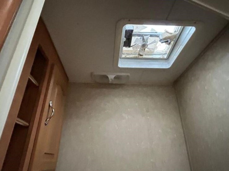 2010-gulf-stream-innsbruck-supreme-lodge-40tbs-t/a-image-83