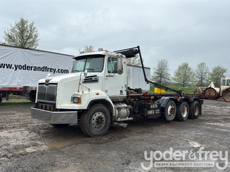 2015-western-star-4700sb-image-1