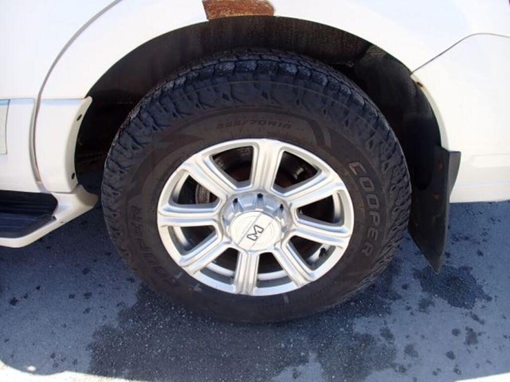 2009-lincoln-navigator-image-56