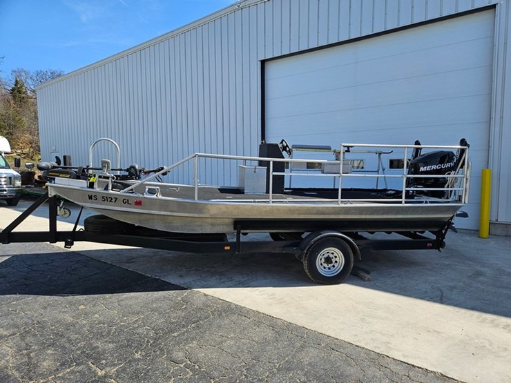 #22-•-clark-19'-flat-bottom-fishing-boat-image-12