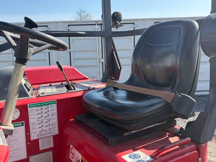 2016-moffett-m8-55.4-image-11