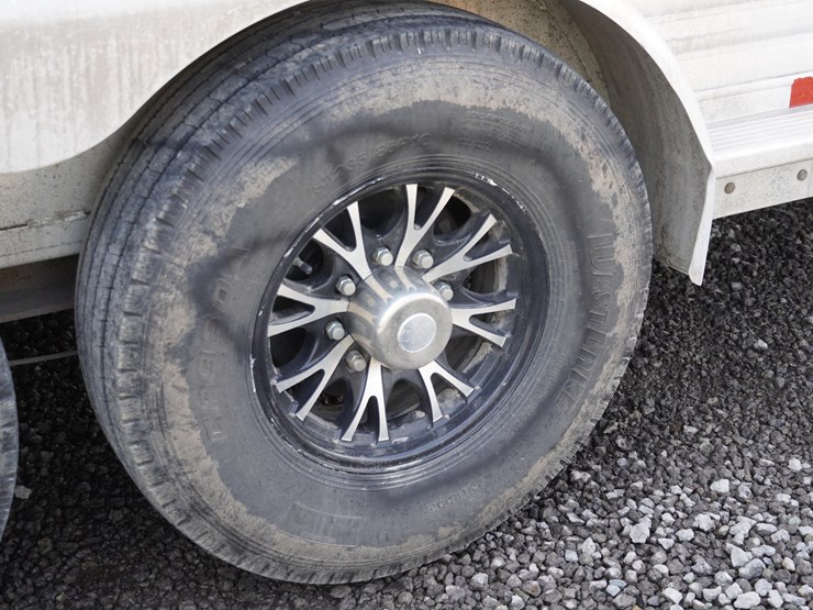 #142-•-1999-exiss-3-slant-aluminum-6-horse-capacity-trailer-image-80