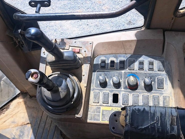 2002-deere-tc54h-image-13