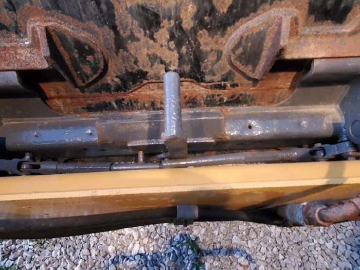 2015-gehl-r220-image-12